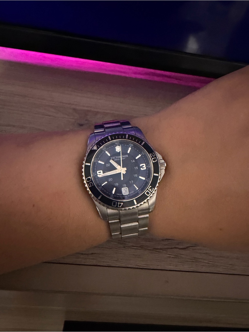 Victorinox Swiss Army Maverick Dial Date Men’s Watch - Picture 2 of 4